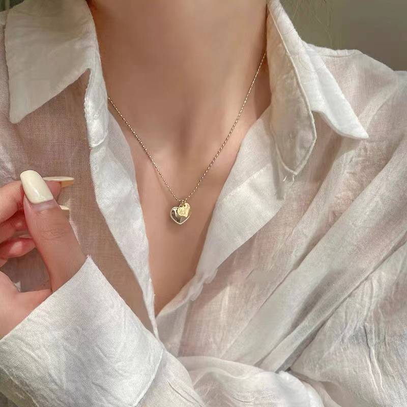 French retro gold and silver contrasting color metal heart-shaped pendant necklace for women, simple, individual and versatile, elegant collarbone chain accessory Specification drawing