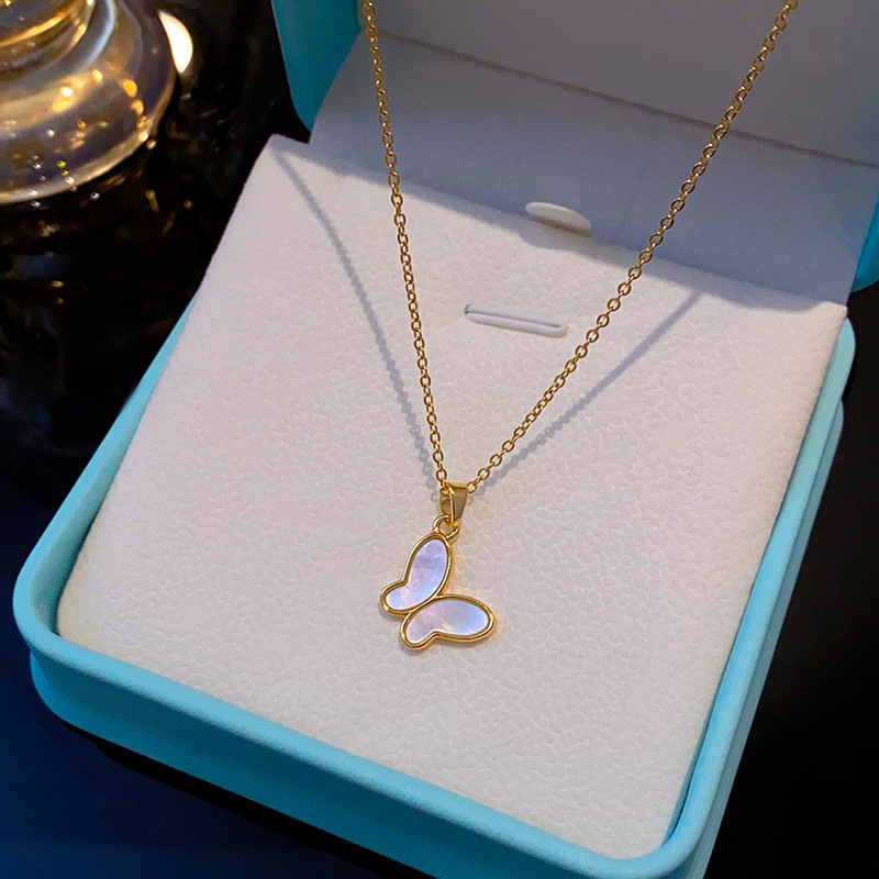 Natural shell real gold electroplated white shell butterfly necklace, women's niche light luxury high-end Internet celebrity titanium steel collarbone chain wholesale Specification drawing