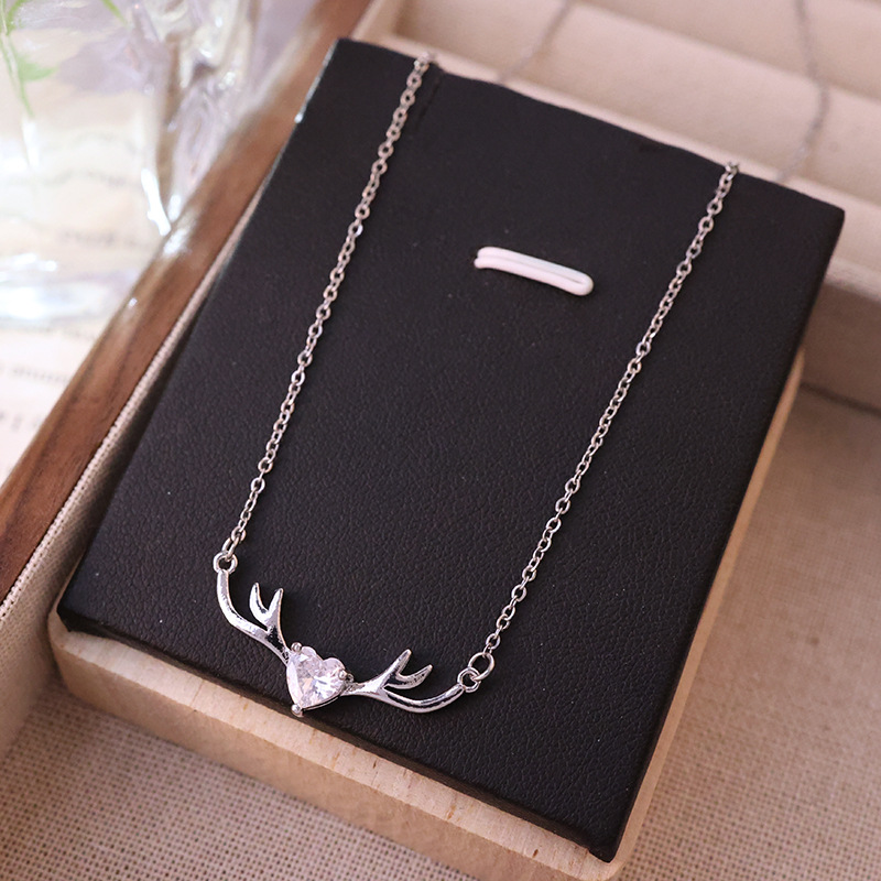 Xiaohongshu recommends the "Yilu You Ni" simple antler necklace for women, a fashionable titanium steel collarbone chain, and a light luxury and high-end accessory Specification drawing
