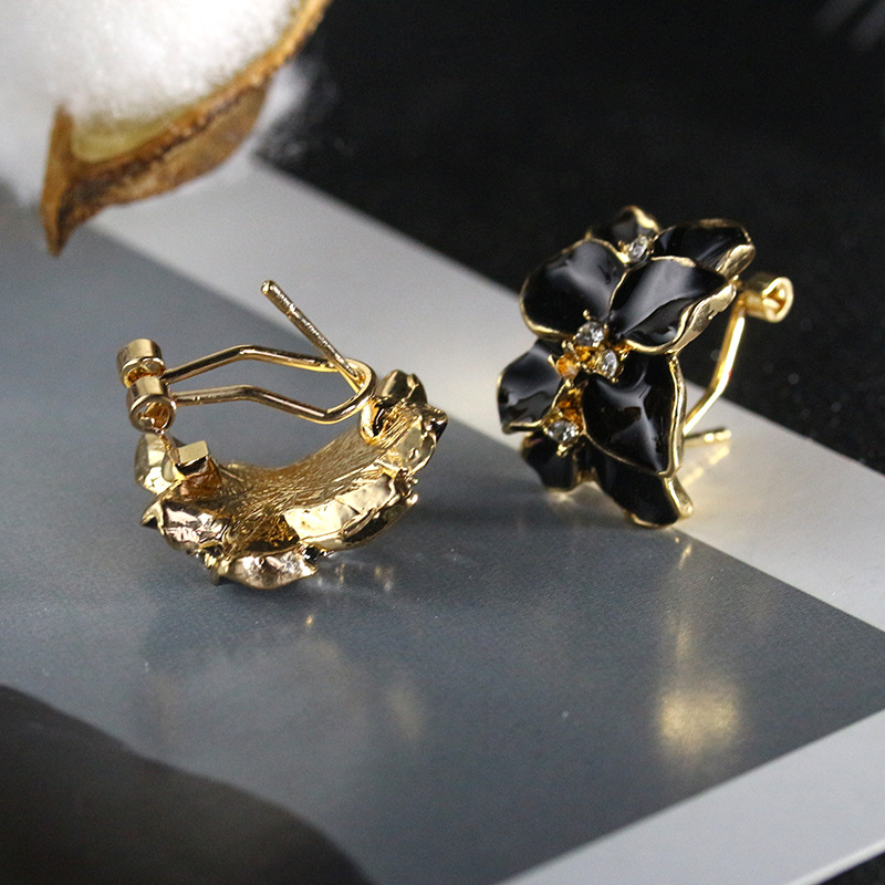 Gardenia stud earrings, Korean accessories wholesale, star fashion small floral oil drop earrings, French buckle earrings Application Scenario
