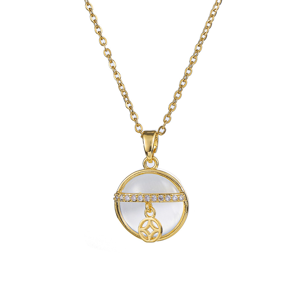 Korean version of ins cat's eye stone copper plastic coin pendant titanium steel necklace female Internet celebrity light luxury high-end collarbone chain accessory Item Picture