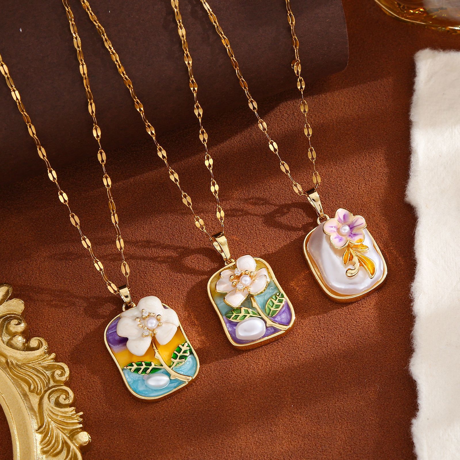Cross-border Monet Garden oil painting style butterfly pendant necklace, new French high-end light luxury collarbone chain jewelry wholesale Application Scenario