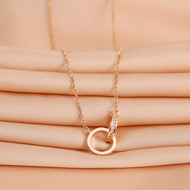 A new Korean version of a simple double-ring full diamond titanium steel necklace, a trendy female Instagram influencer with a fashionable and niche design sense collarbone chain Specification drawing