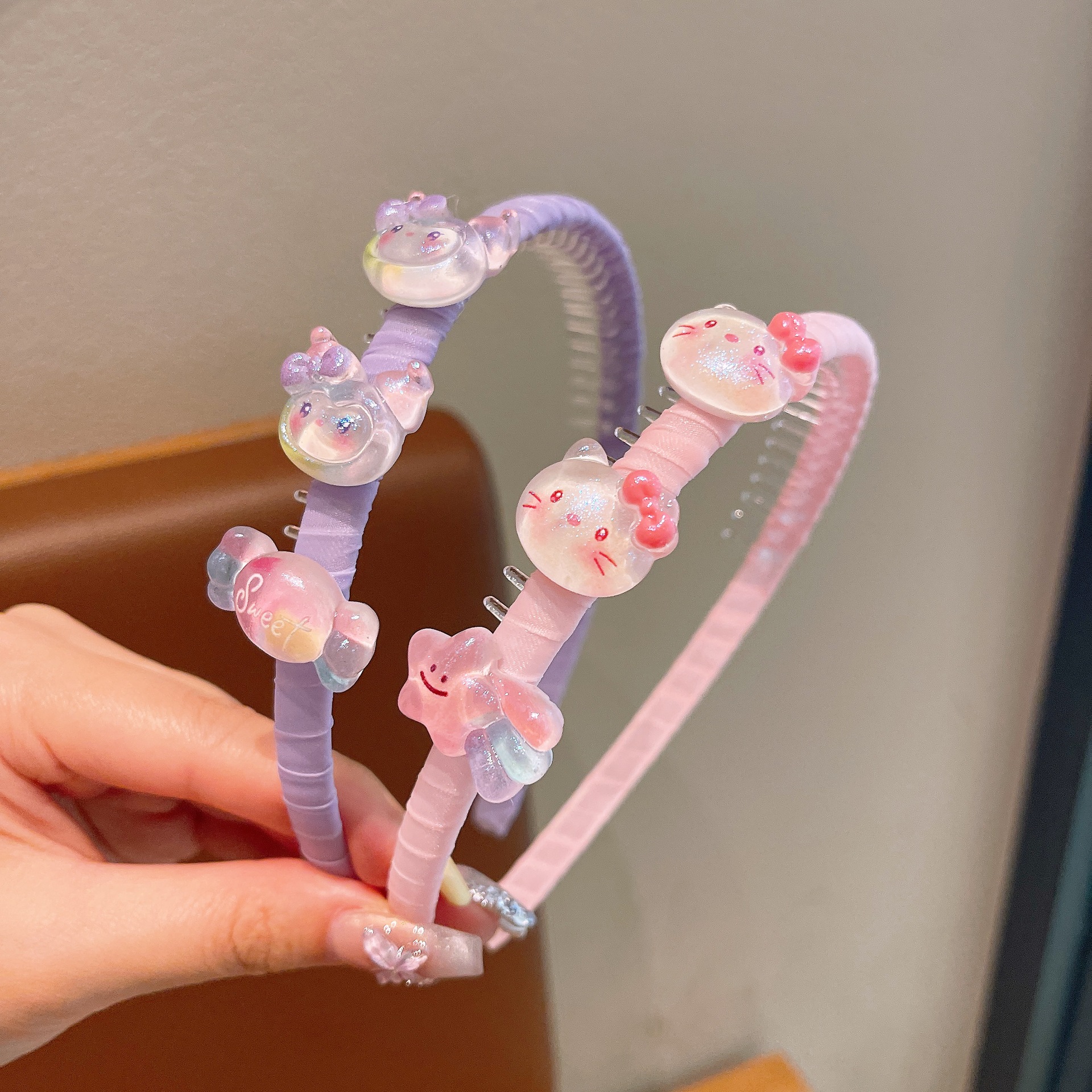 New children's hairband, girls' broken hair arrangement, toothed anti-slip hairpin, cute girls' headband and hair accessory details Picture
