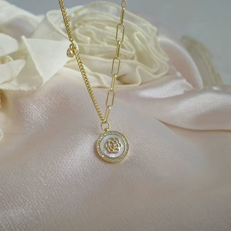 High-end mother-of-pearl camellia necklace for women's autumn and winter, a light luxury and niche ins design round sweater chain, directly approved by the manufacturer details Picture