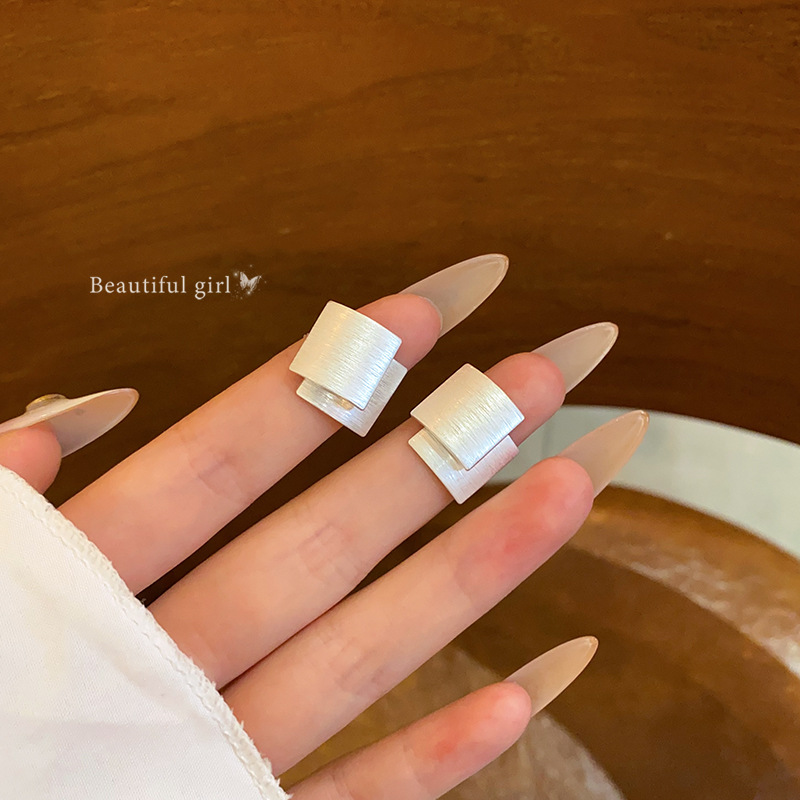 Korean-style double-layer square frosted earrings, a cold and unique female style with irregular metal brushed stud earrings, a versatile ear accessory full figure