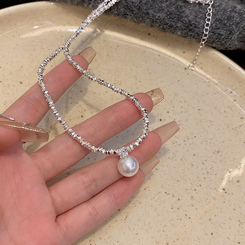 Fashionable silver jewelry with Cuban Crocus pearl pendant necklace, high-end design sense, versatile and popular collarbone chain accessory details Picture