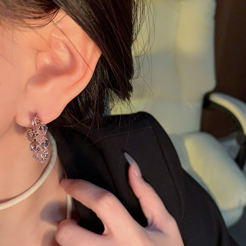 Korean-style dazzling and exquisite zircon crystal earrings, a light luxury, niche and high-end look for women, C-shaped ear rings, a hit online celebrity earrings Application Scenario