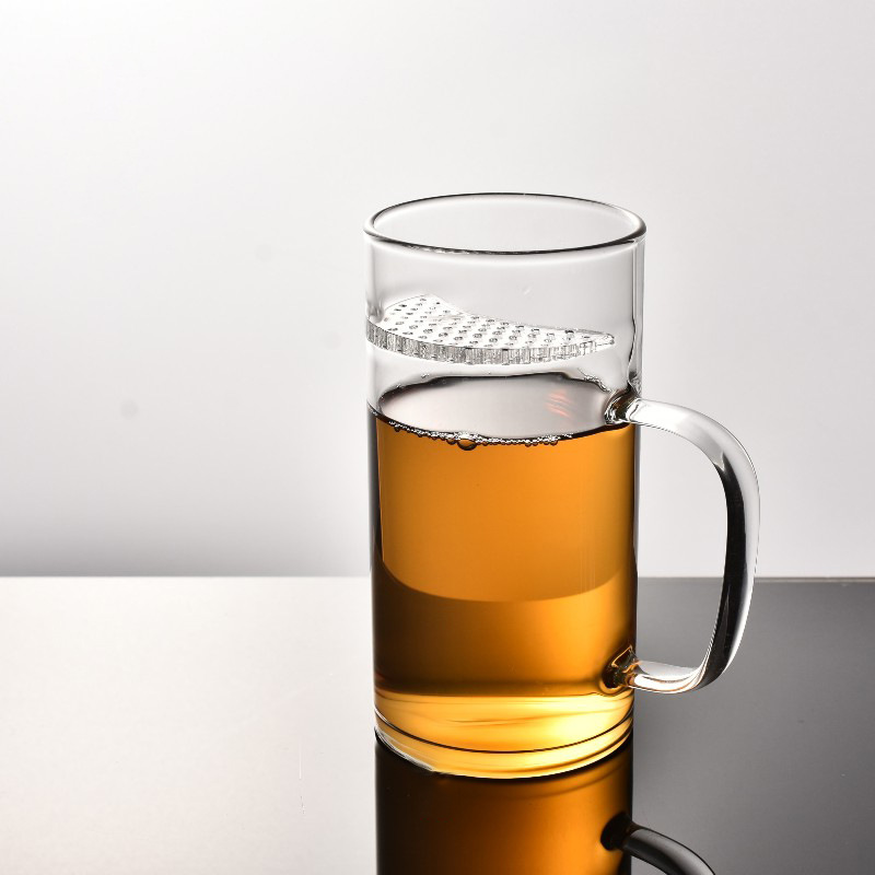 Heat-resistant high borosilicate glass crescent-shaped tea cup filtration integrated office tea filter with large transparency, preferred for discounted office use full figure