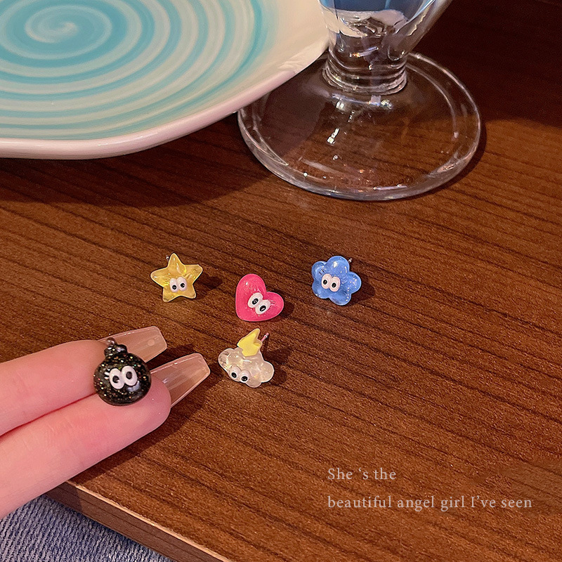 Colorful, quirky and cute star stud earrings for girls on Instagram, exquisite, small and versatile, student stud earrings, elegant and internet-famous earrings Specification drawing