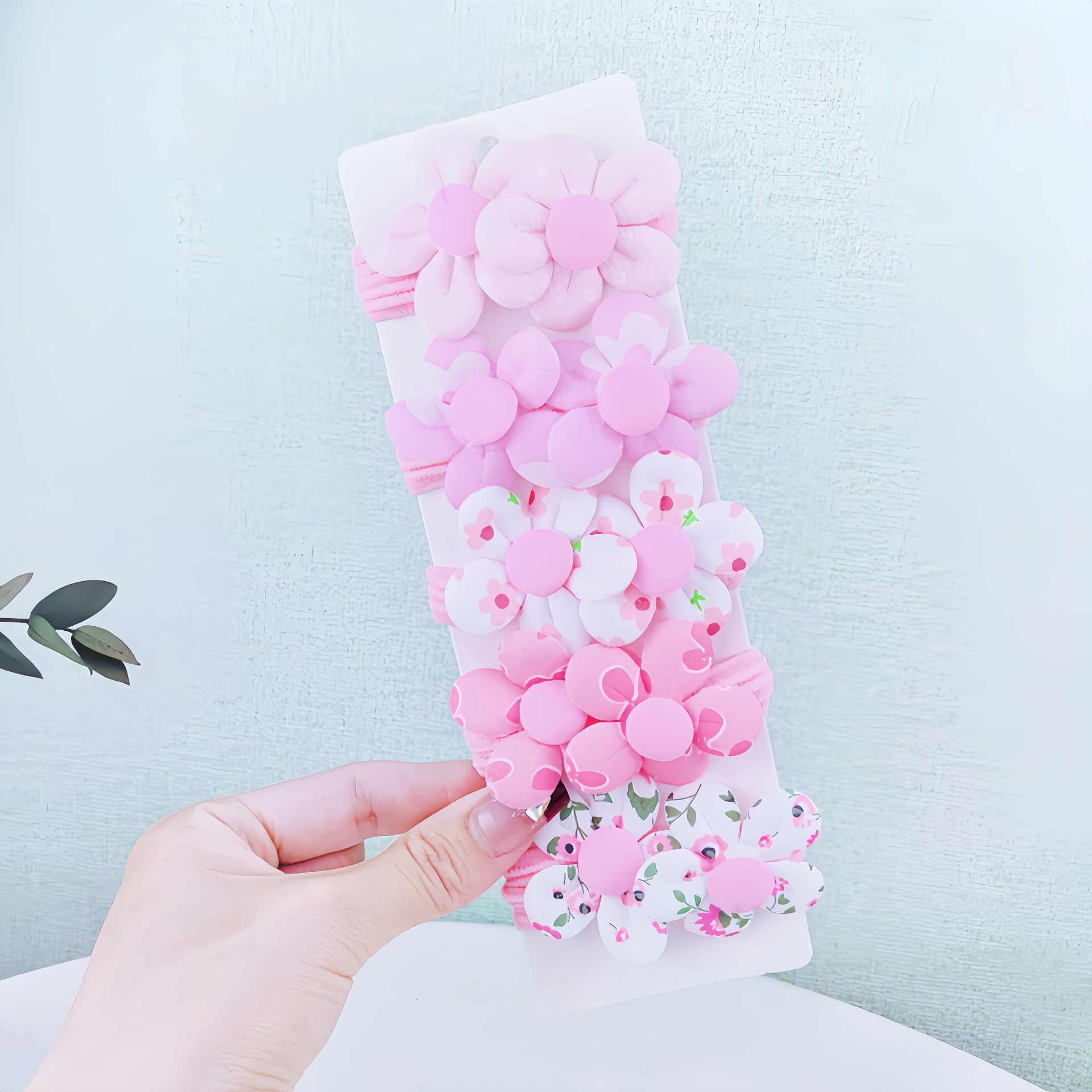 Children's rubber bands, girls' sweet flower towel loops that won't hurt hair, babies' hair ties, girls' bun hair loops, hair accessories details Picture