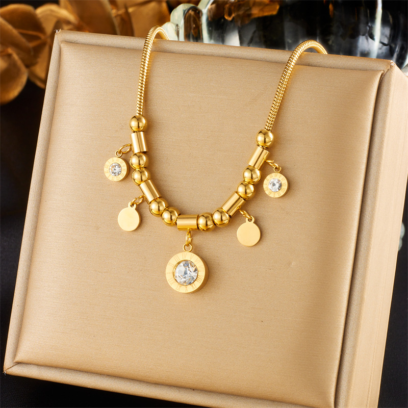 A stylish and versatile round plate diamond-encrusted titanium steel pendant chain with a high-end, simple and retro collarbone style full figure