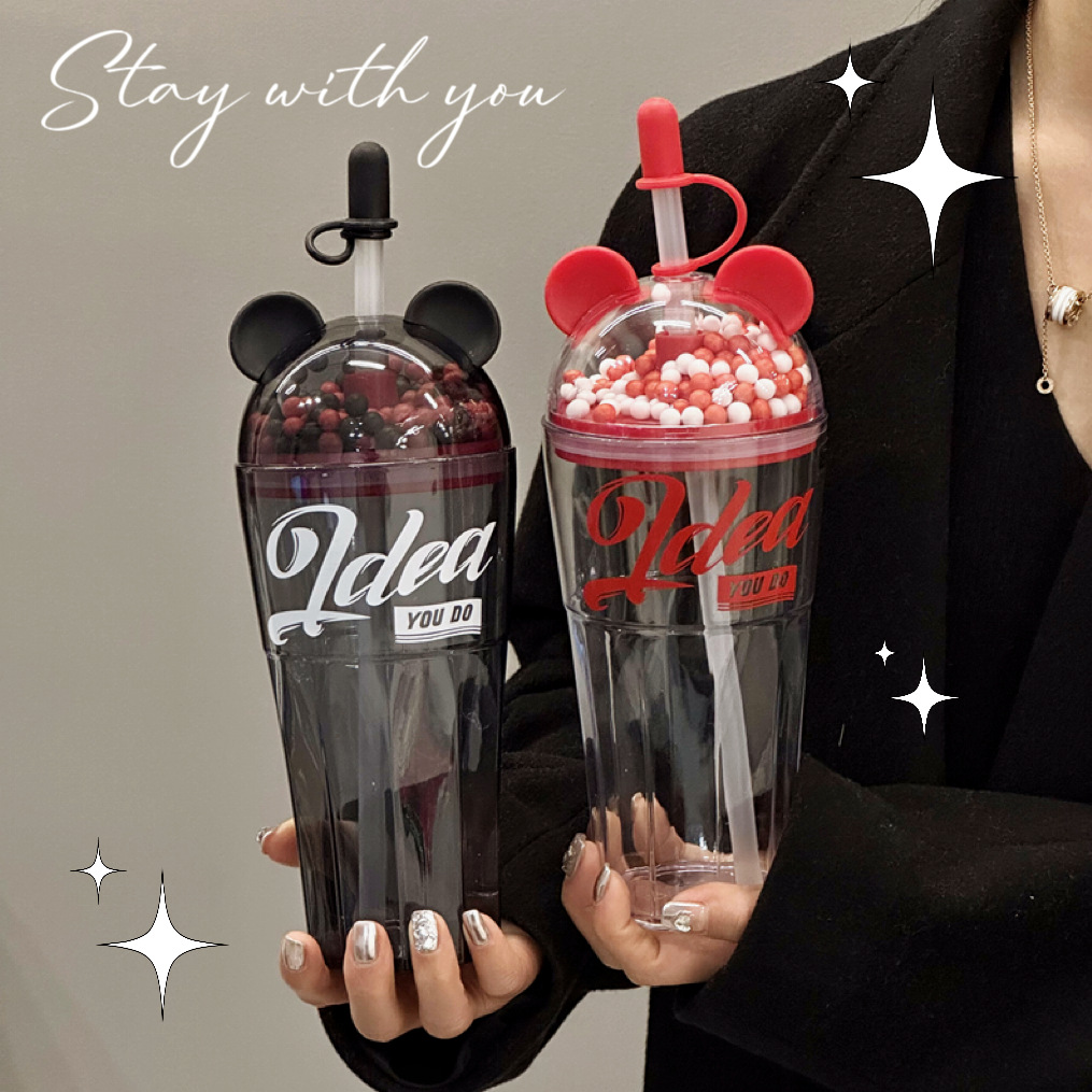 Creative straw cups, trendy and fashionable Mickey plastic cups for boys, simple office and work, high appearance level water cups wholesale full figure