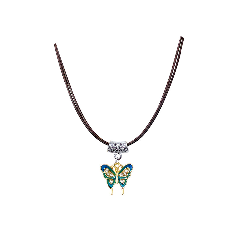 Ethnic-style retro butterfly pendant necklace, niche design, high-end, sweet and cool style, spicy girl collarbone chain necklace accessory Item Picture