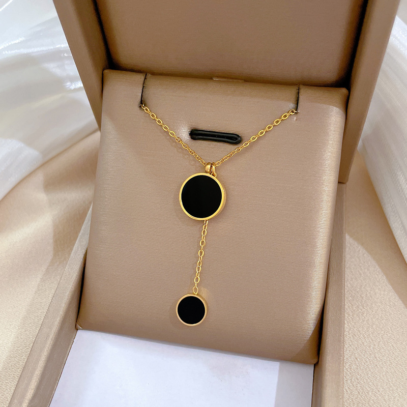 【 All-titanium Steel 】 Mother-of-pearl double ring women's niche design simple pendant Short collarbone chain Korean style cold neck full figure