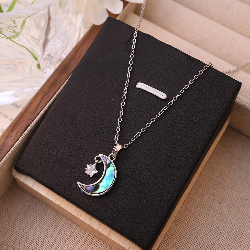 Abalone shell surface star moon pendant titanium steel necklace, a unique and elegant luxury collarbone chain for women, a versatile accessory for Internet celebrities Specification drawing