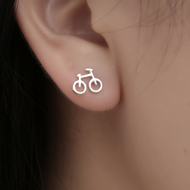 New creative earrings, mini bicycle stud earrings, personalized and versatile bicycle earrings, simple Japanese and Korean accessories for women full figure