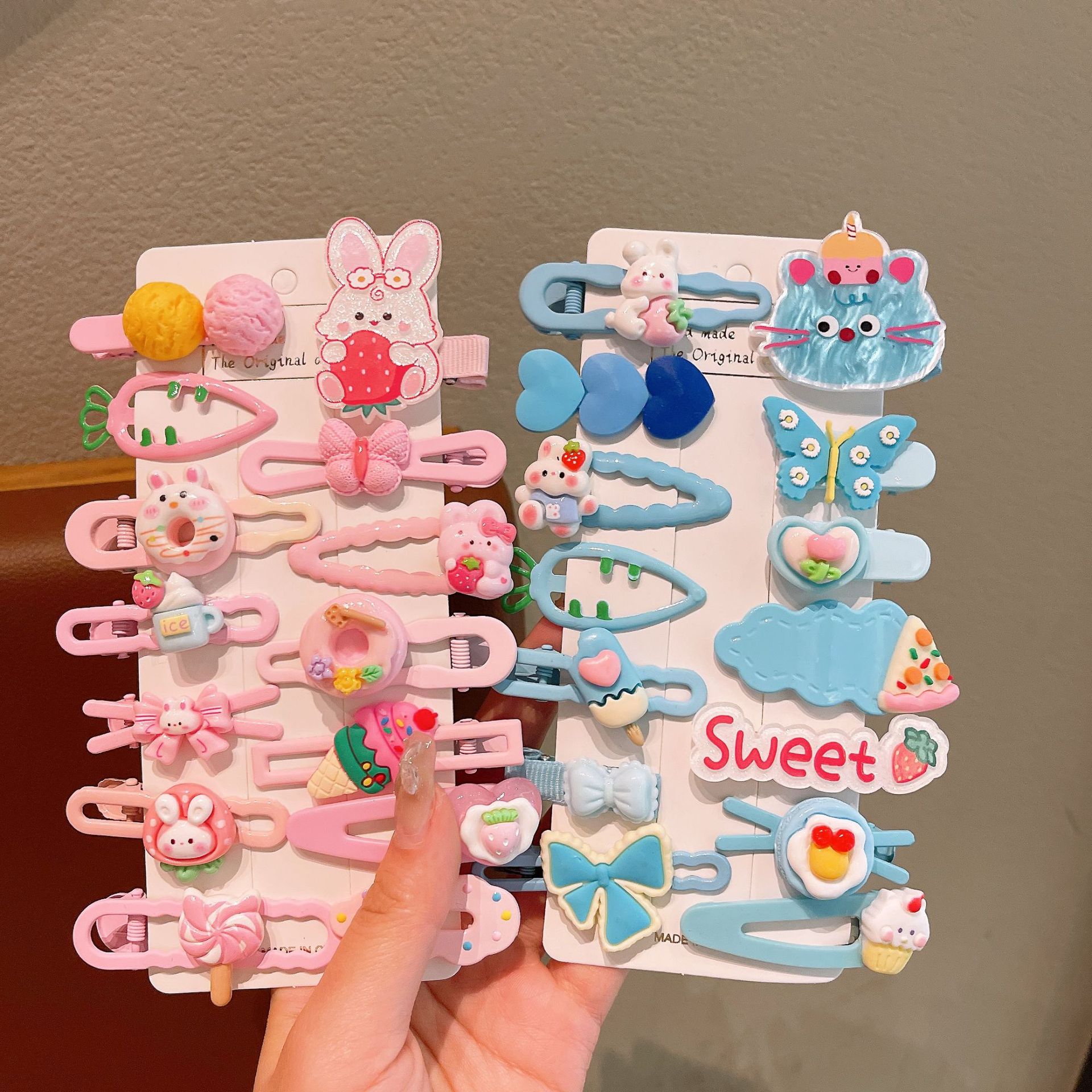 14-piece set of acrylic cartoon children's duckbill clips, baby hair accessories, fringe clips and cute cartoon character hair clips Application Scenario