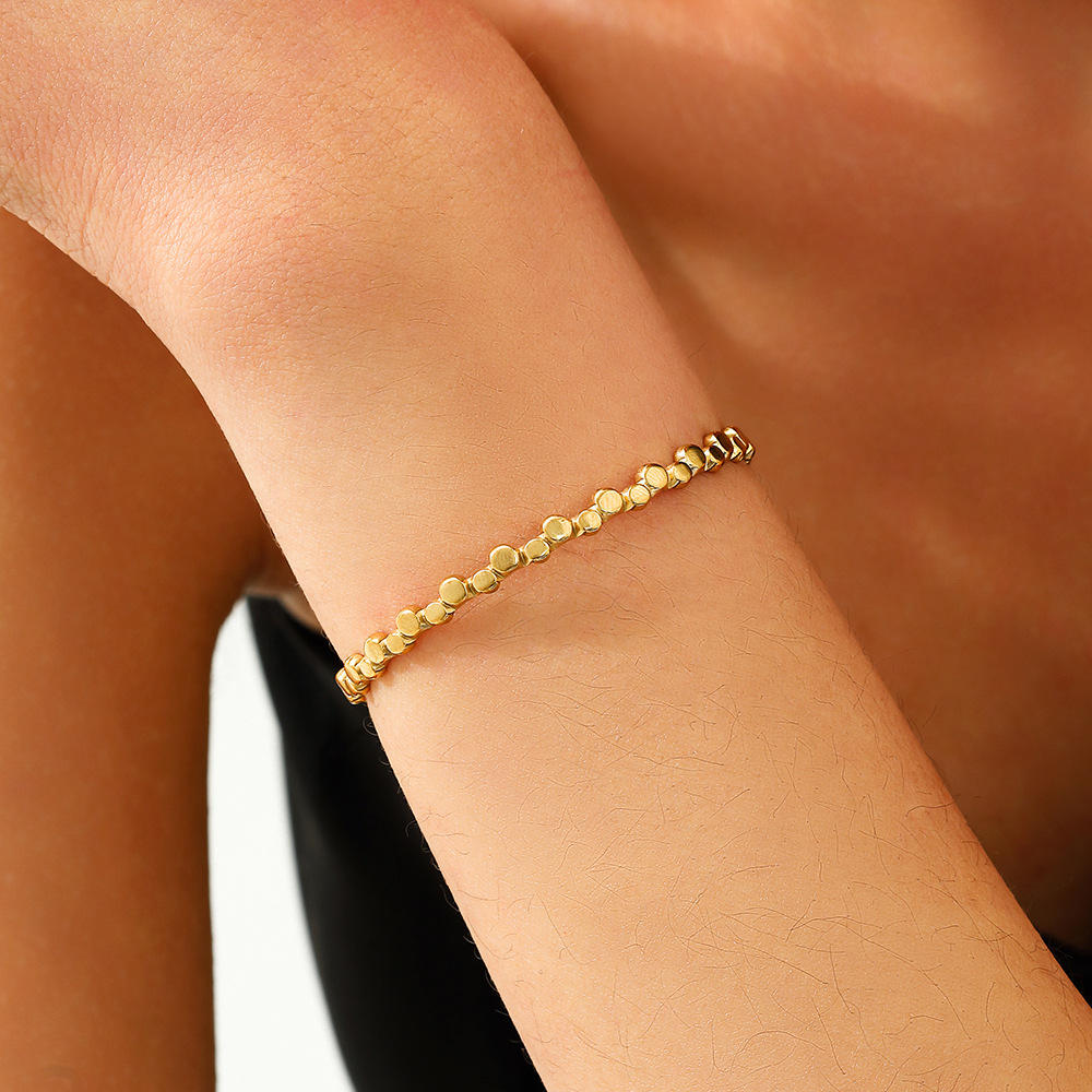 Ladies' cross-border plain ring bracelet with electroplated gold plating, minimalist and high-end photosensitive surface, no color fading in Europe and America, hot-selling, factory direct sales full figure