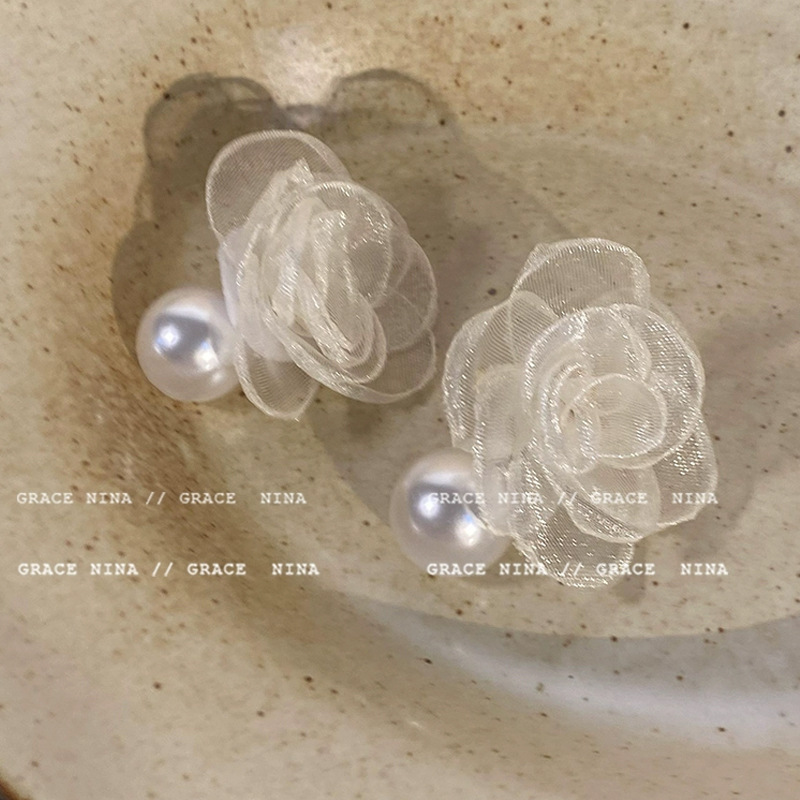 French camellia pearl stud earrings for women, exuding a sense of light luxury and high-end elegance. Forest-themed earrings, a new bestseller in 2025 Application Scenario