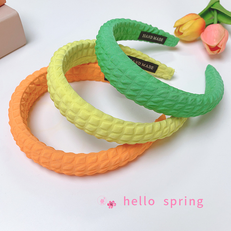 Candy-colored waffle hairbands are sweet and versatile. Sponge height-increasing headbands, mesh with solid-colored hairpins, and facial cleansing hair accessories Specification drawing