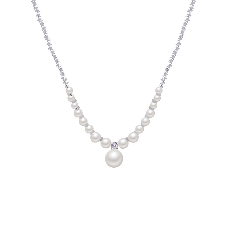 A light luxury, niche silver pearl pendant necklace for women, a French high-end style, versatile and elegant collarbone chain necklace accessory Item Picture