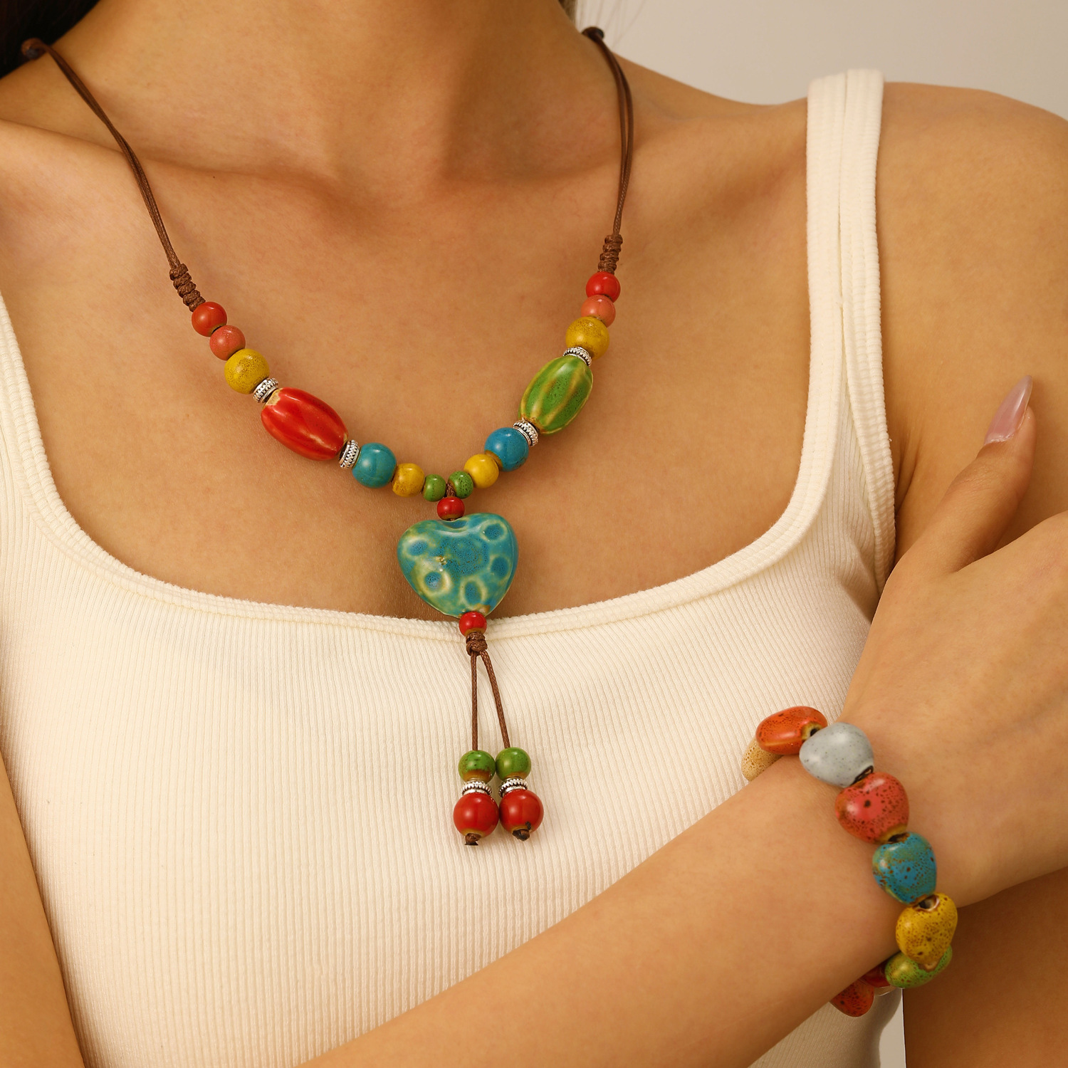 Retro ethnic style hand-woven long sweater chain, ceramic heart-shaped necklace, women's heart-shaped bracelet, jewelry and accessories full figure