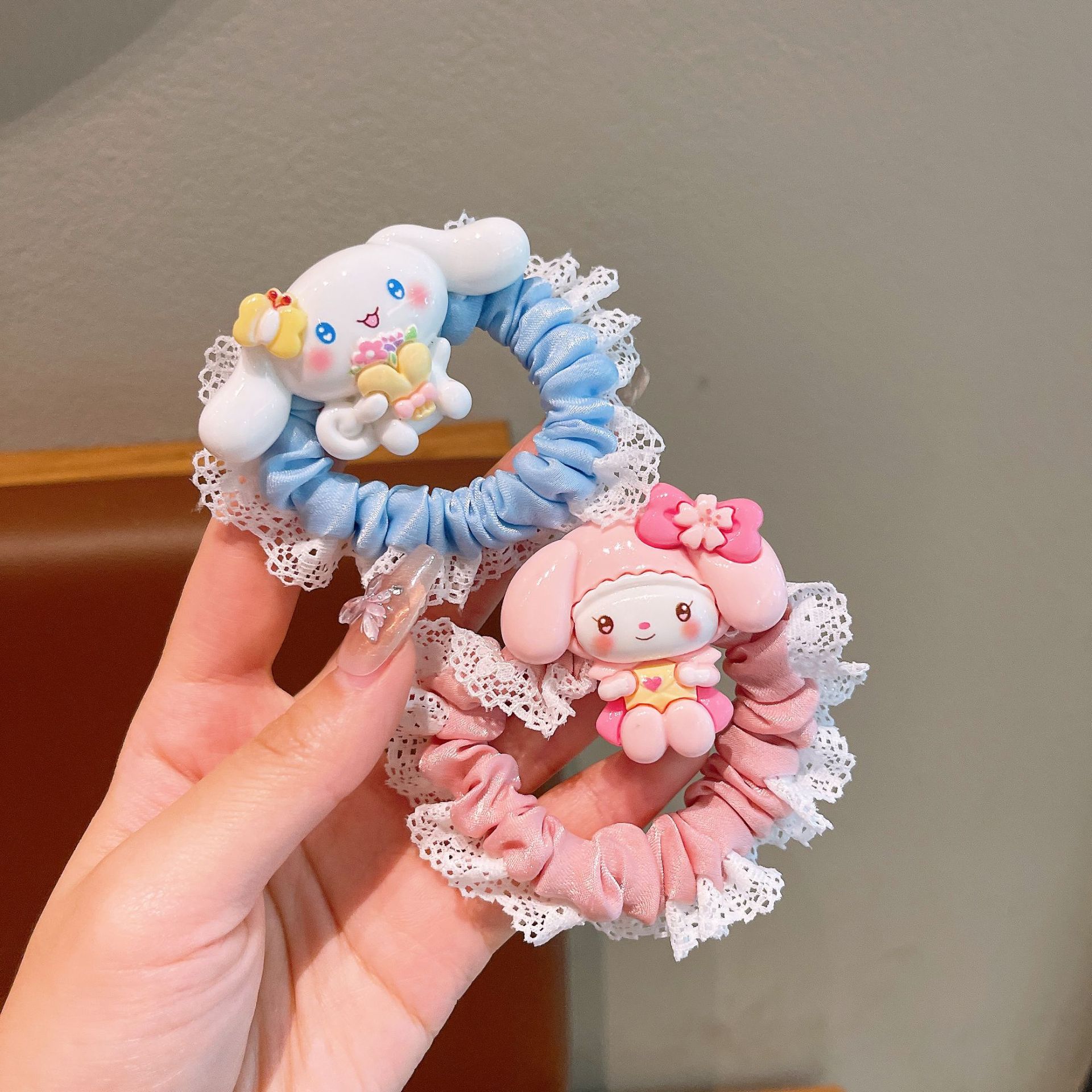 New wholesale of candy-colored small animal small intestine hair bands, Japanese cartoon and childlike girl style ponytail hair ties and hair accessories Application Scenario