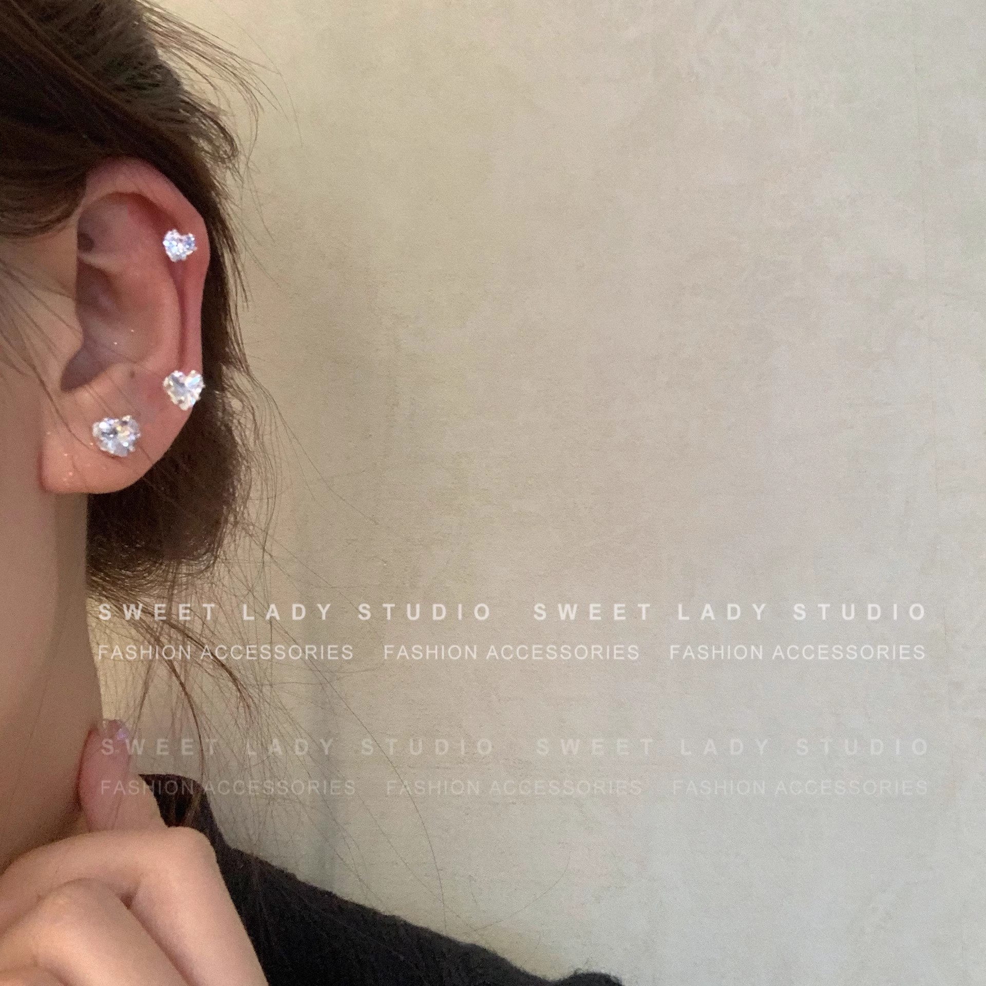 Super Flash Set, heart-shaped Zircon 925 Silver needle Ear Piercing small ear studs, simple and elegant ear bone stud earrings and earrings Application Scenario