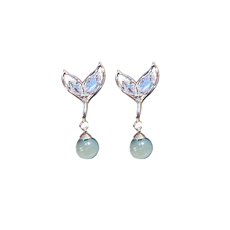 Summer fishtail beaded pendant earrings for women, 2025 New bestseller, high-end, light luxury, versatile stud earrings Item Picture