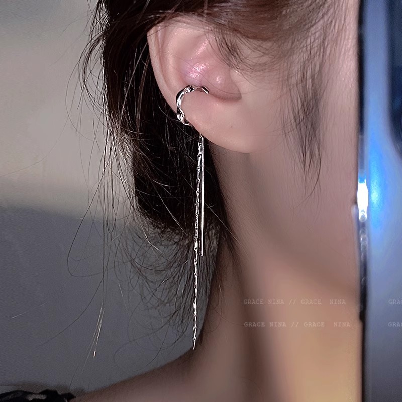 Fringed ear hooks, ear bone clips, simple and cold style, no ear holes, niche design earrings, autumn and winter trend full figure