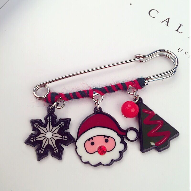 New Christmas accessories from South Korea: Cute reindeer sled dog cartoon fun wound brooch, pin brooch and corsage accessory Item Picture