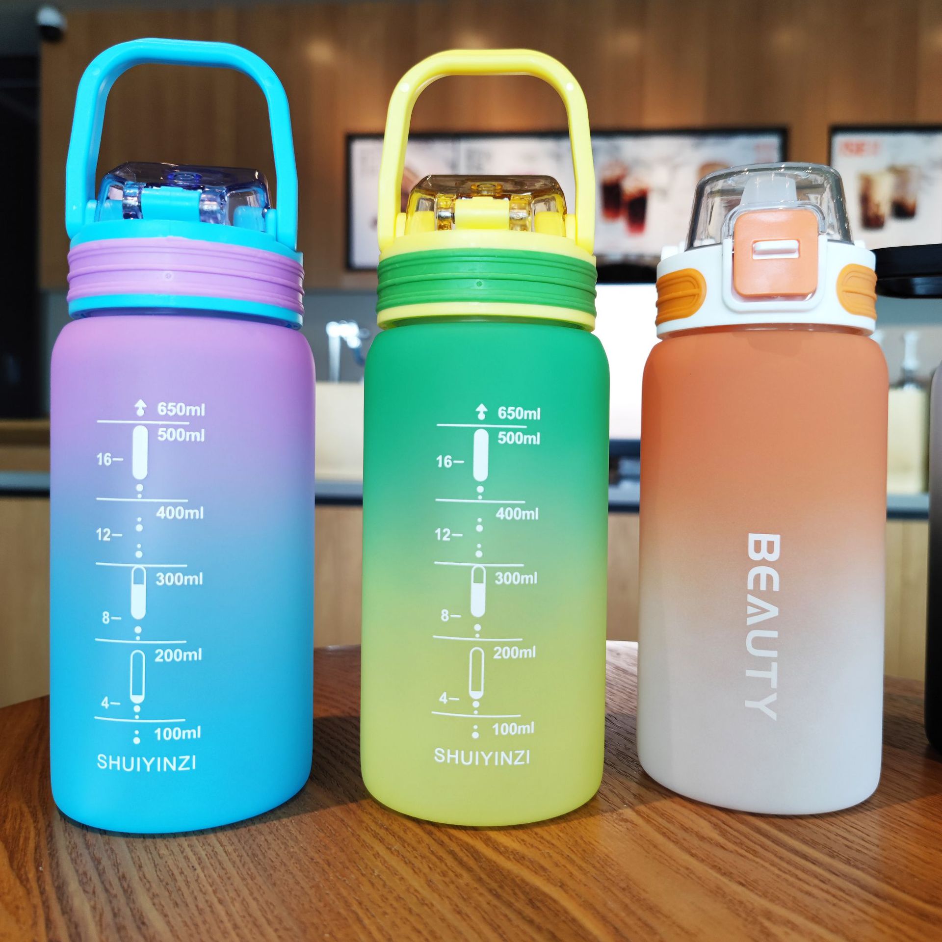 Portable handle gradient spout cup, a new summer hit product for girls, a high appearance level, cute and sporty plastic cup details Picture
