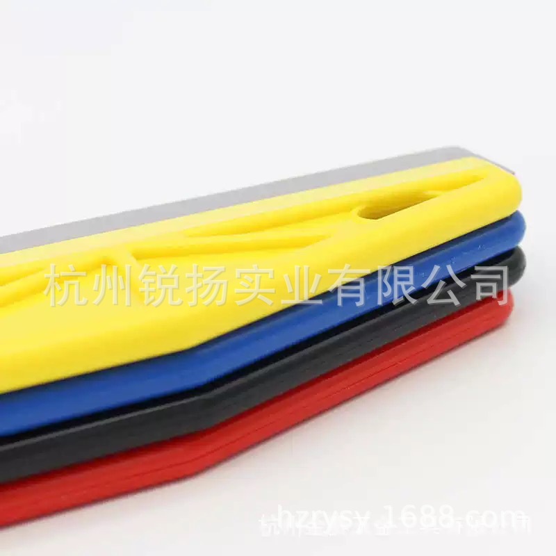 Special offer wallpaper, wall fabric, mural cutting knife, scraper, construction tools, stainless steel plate, wall paper scraper, wallpaper ruler Application Scenario