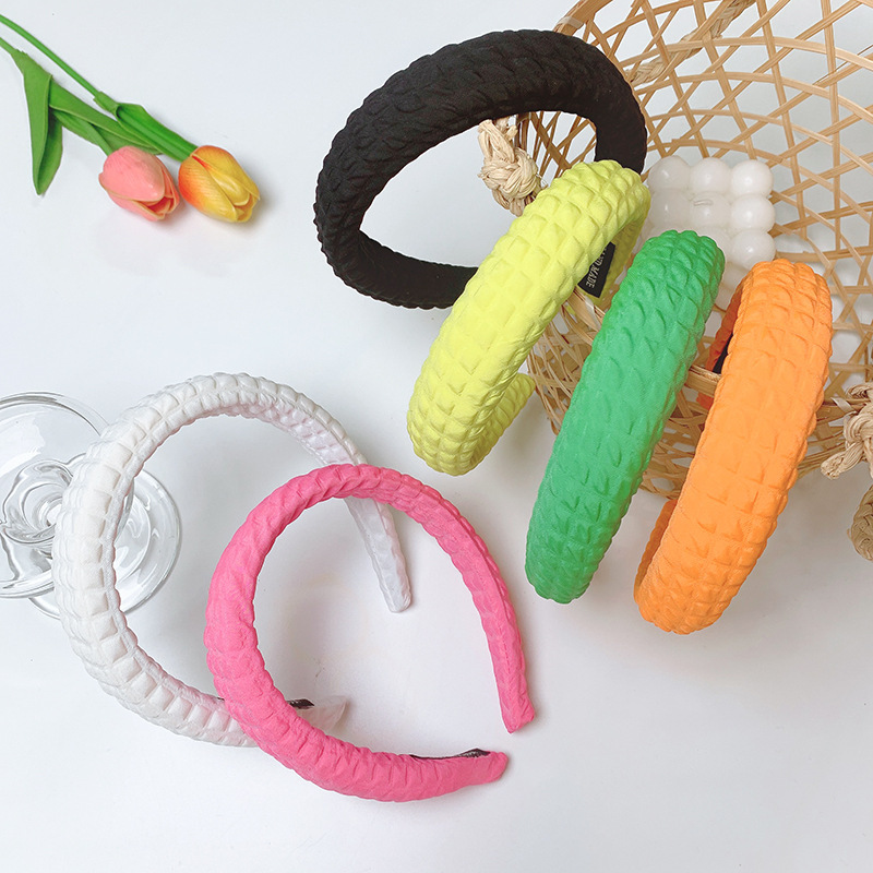 Candy-colored waffle hairbands are sweet and versatile. Sponge height-increasing headbands, mesh with solid-colored hairpins, and facial cleansing hair accessories details Picture