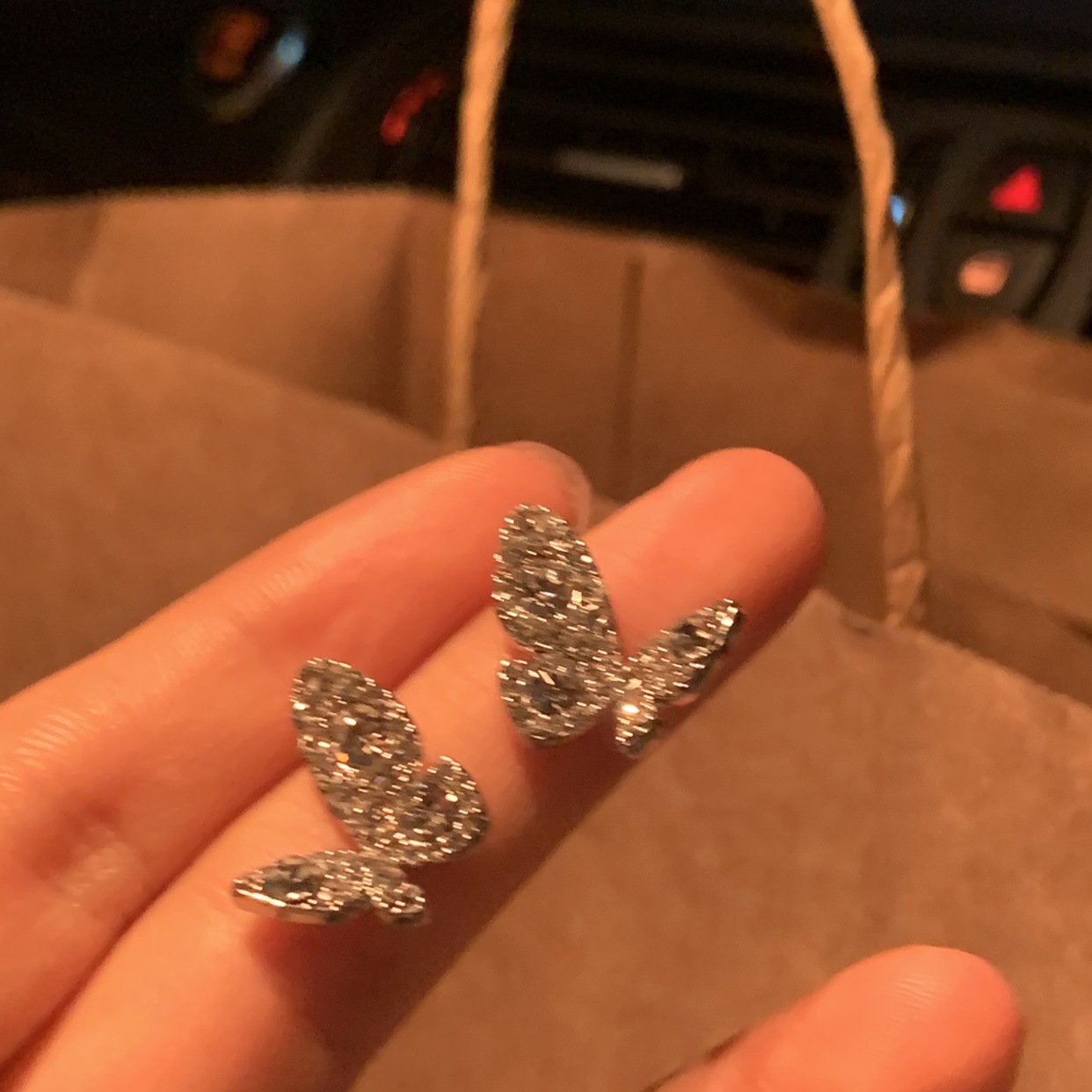Korean-style full-diamond light luxury butterfly stud earrings, elegant socialite earrings, niche design sense, high-end cold style earrings for women details Picture