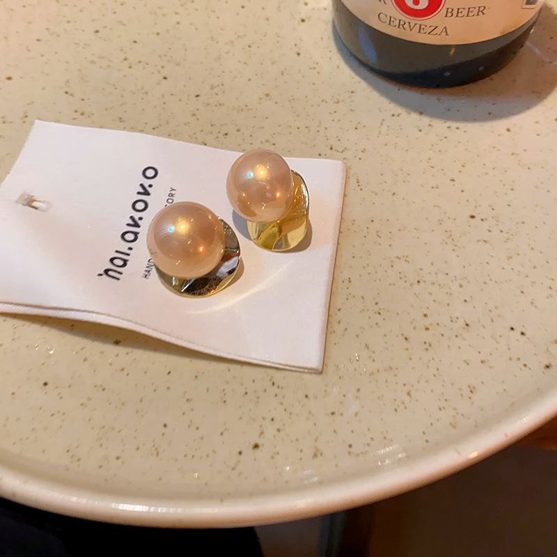 925 Silver needle Light Luxury, niche, simple and elegant pearl earrings, the same geometric stud earrings as the trendy female Instagram influencers Specification drawing
