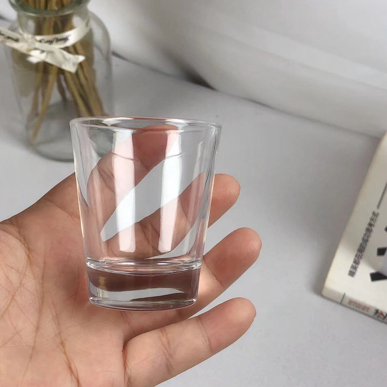 Glass wine glasses, one or two small wine glasses, wine sets, juice glasses, simple thick-bottomed spirits glasses, tasting glasses, and one-sipped glasses for bars details Picture