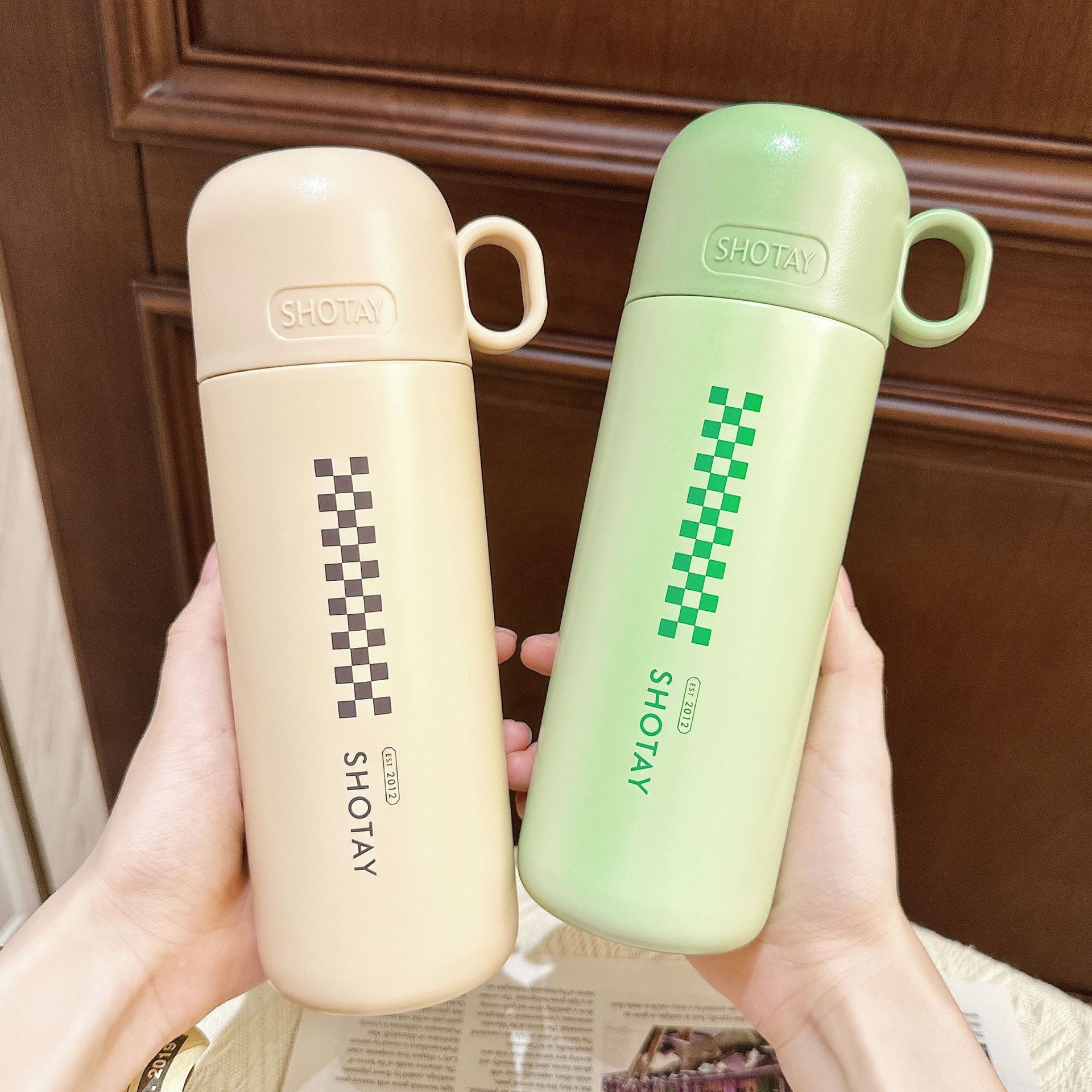 Portable student coffee cups with dual LIDS, simple couple water cups as gifts, outdoor spring-lid stainless steel cups wholesale Specification drawing