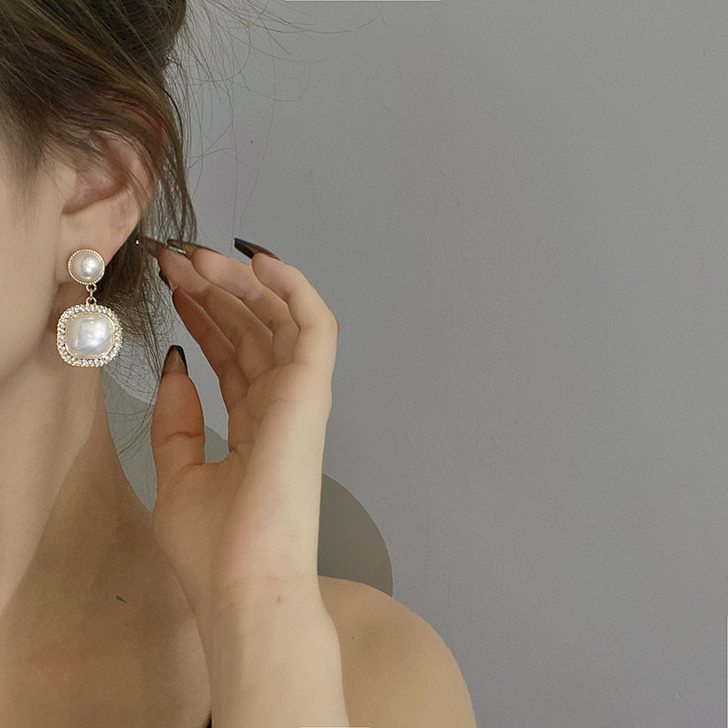 925 silver needle full diamond geometric square earrings, the same style as the trendy female Instagram influencer, with unique and elegant tassel stud earrings Specification drawing