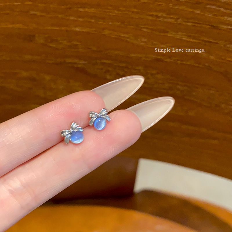 Autumn cat's eye stone blue bow small stud earrings, women's niche design, high-end, sweet and elegant earrings and earrings full figure