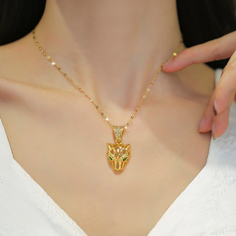【 Titanium Steel 】 Perforated leopard head Light Luxury Cross-border Banquet and wedding necklace, versatile collarbone chain for female Internet celebrities, titanium steel chain details Picture