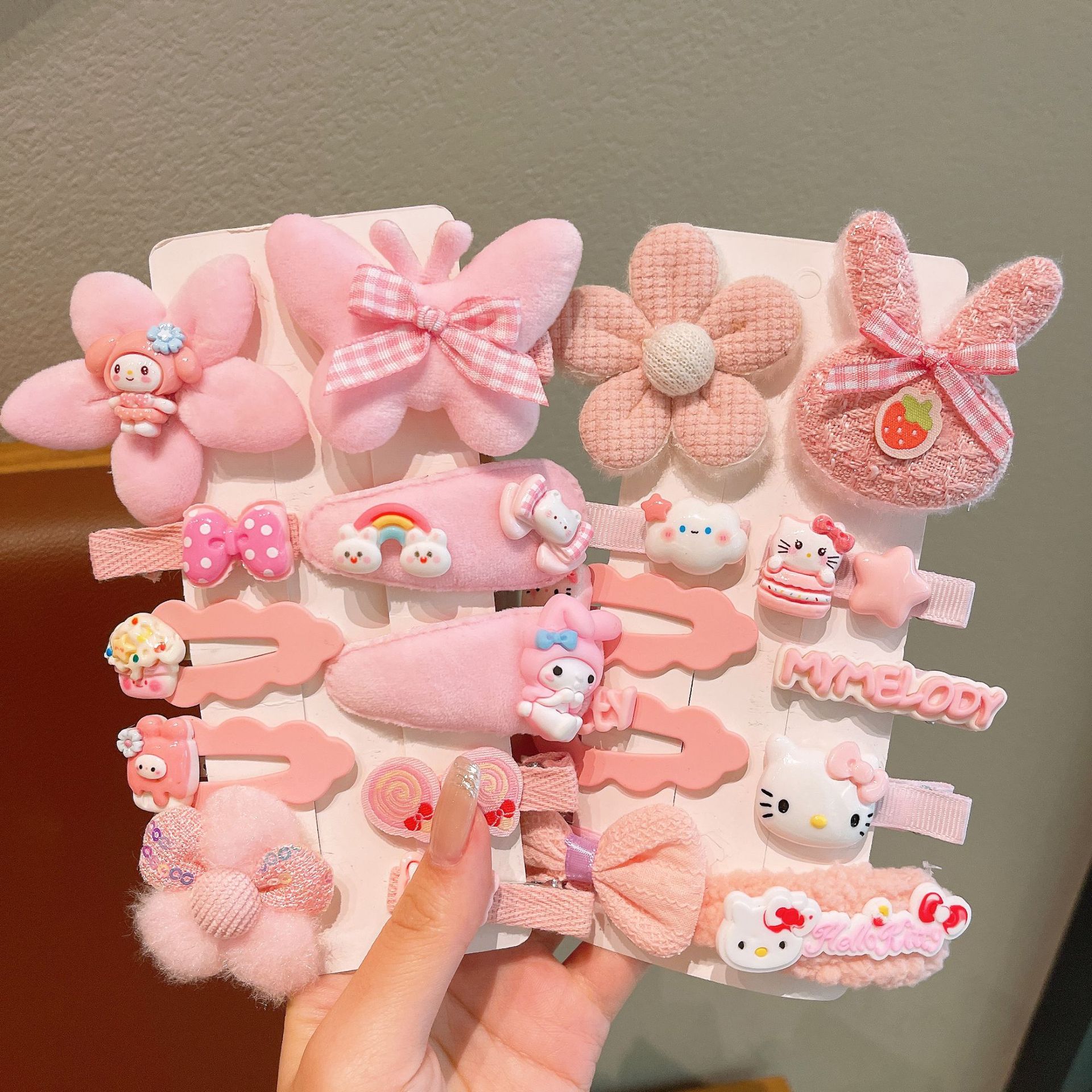 Girls' hair clips, autumn and winter plush bangs side clips, children's hair accessories, cute hair clips for little girls and babies details Picture