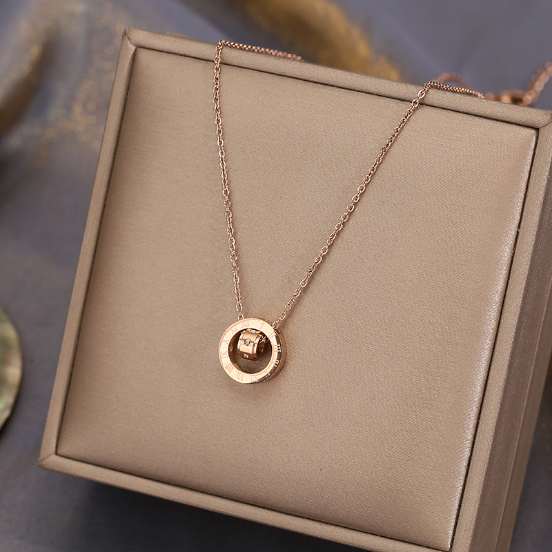 Korean 18k rose gold simple Roman six-diamond necklace, women's titanium steel non-fading trendy collarbone chain wholesale Application Scenario