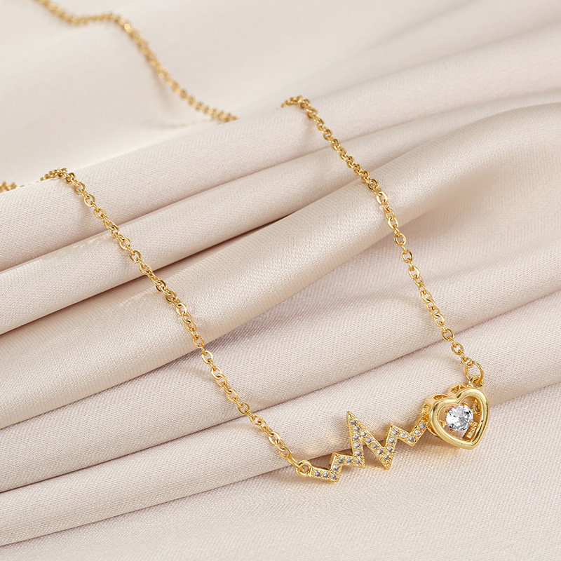 Fashionable and light luxury electrocardiogram dynamic heart-shaped titanium steel necklace for women, summer high-end and simple collarbone chain accessory wholesale Application Scenario