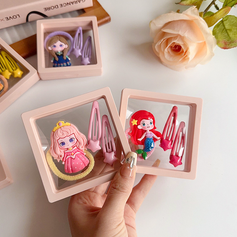 New Korean children's hair clips, cute early autumn cartoon hair clips, girls' princess hair ties, bb clips, bangs clips, hair accessories for girls Application Scenario