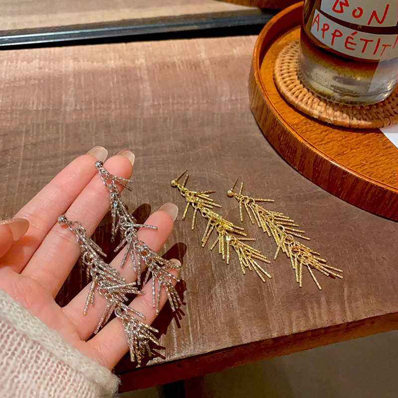 Korean-style wheat ear tassel stud earrings with a feminine and high-end feel, long and elegant earrings for socialites, and personalized internet-famous earrings Specification drawing