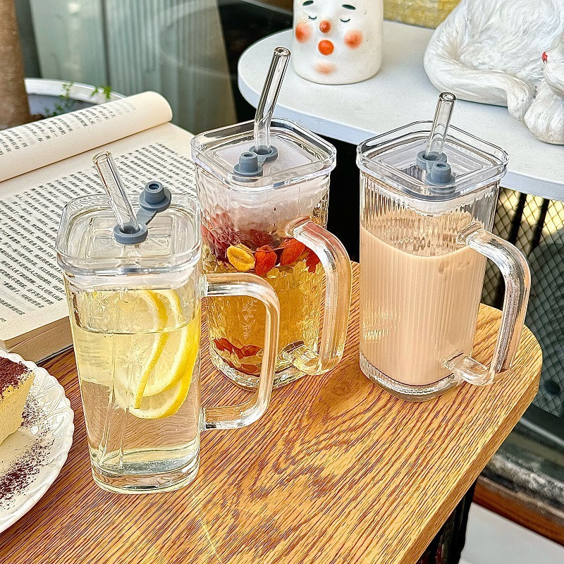 Transparent ins glass water cup with handle, high appearance level, women's summer juice cup, striped lid straw cup wholesale Application Scenario