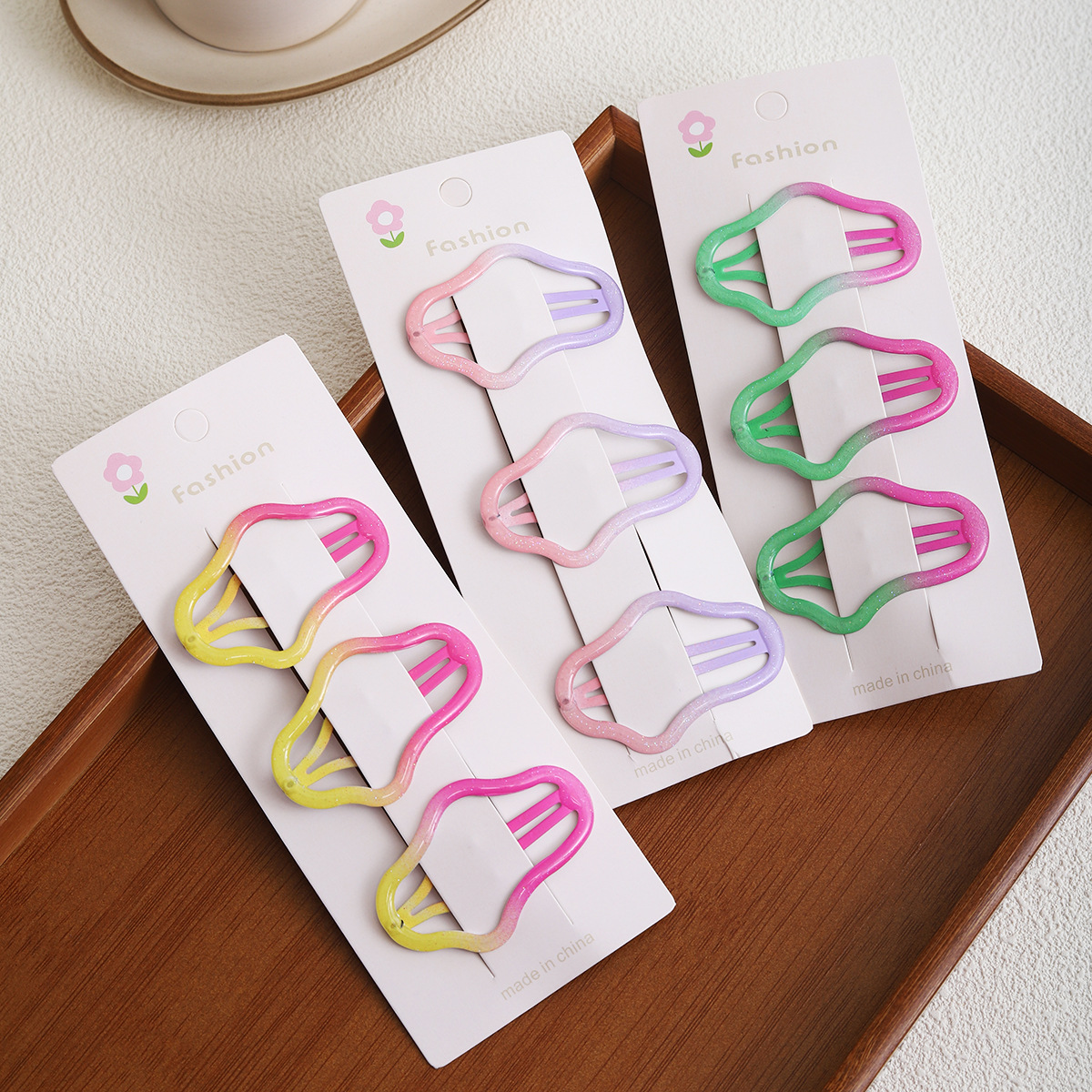 Gradient cloud hair clip headwear, cute children's bangs clip, flower fringe clip, girl side small alloy hair clip details Picture