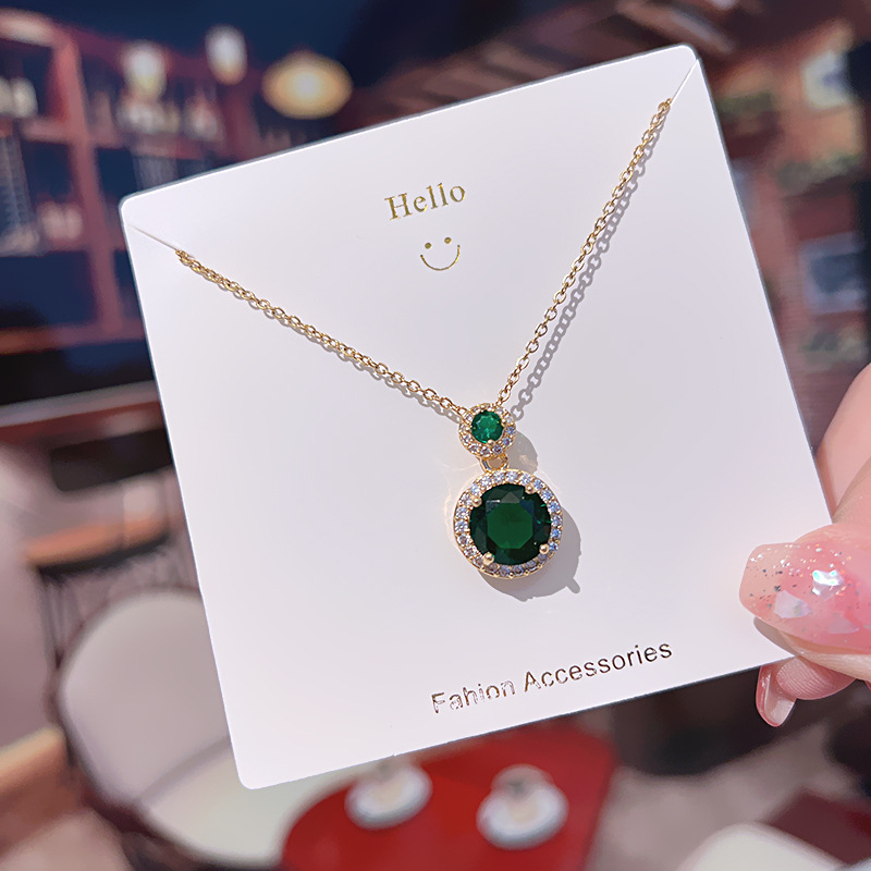 Korean Instags-style emerald gemstone necklace, a niche and high-end female Internet celebrity collarbone chain, fashionable and non-fading neck chain details Picture